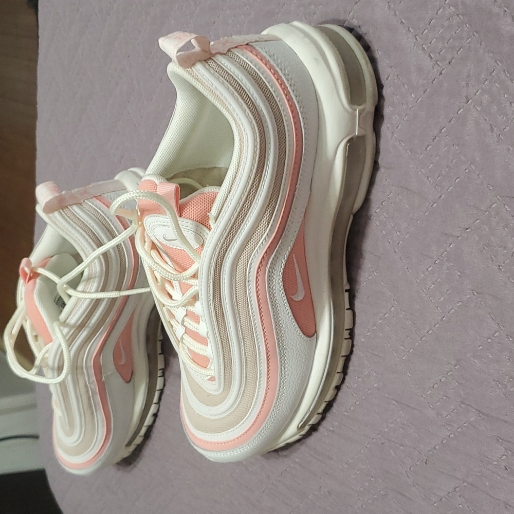 NIKE AIR MAX
